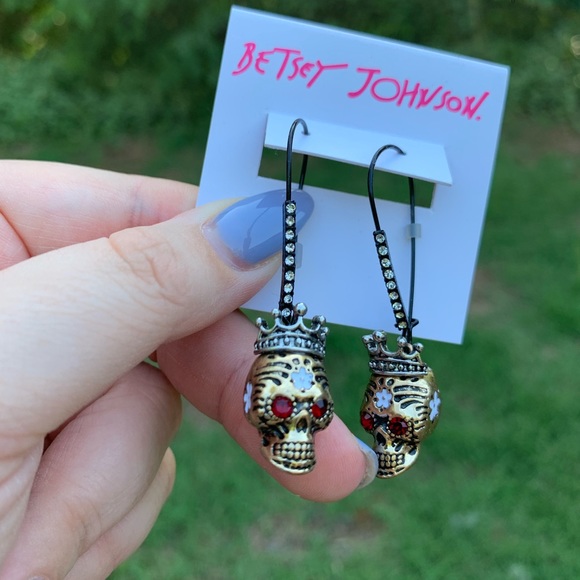 NWT Betsey Johnson Skull with Crown Earrings - Picture 6 of 7